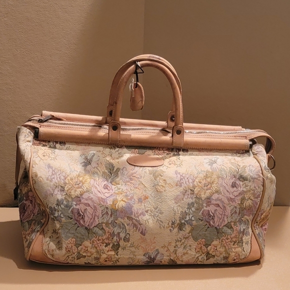 VINTAGE FRENCH TAPESTRY TRAVELLING BAG 10X11X20" - Picture 3 of 10